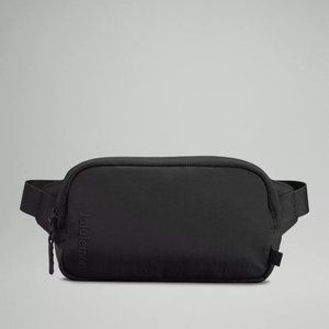 Lululemon Black Mini Belt Bag – NWT